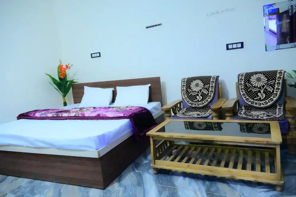 Shraddha Guest House Luxury Stay in Ayodhya