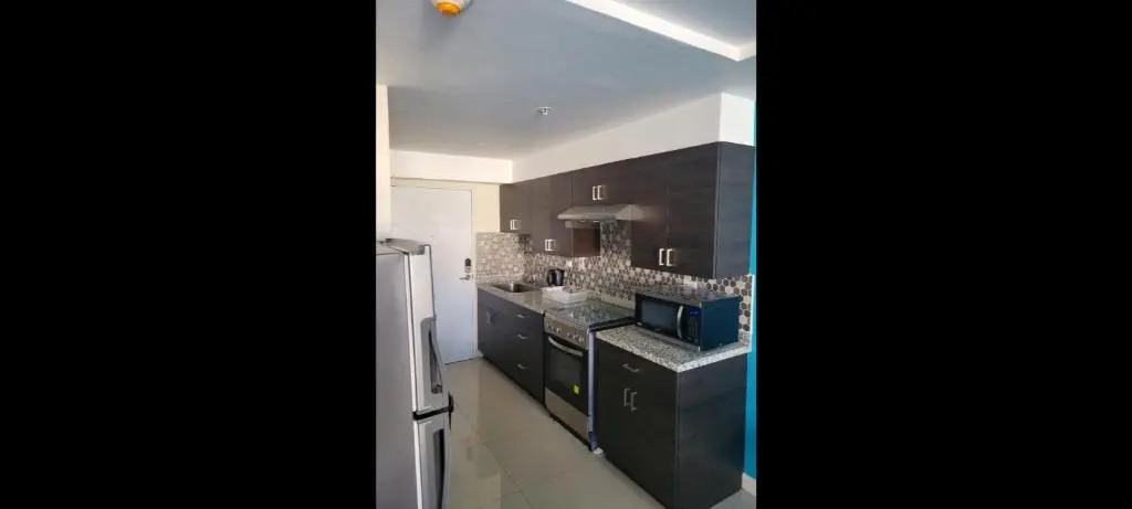2-Bed Villa Sleeps 4 with Pool & Parking