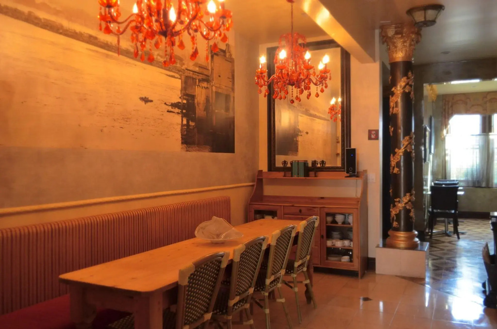 The Inn at Del Monte Beach
