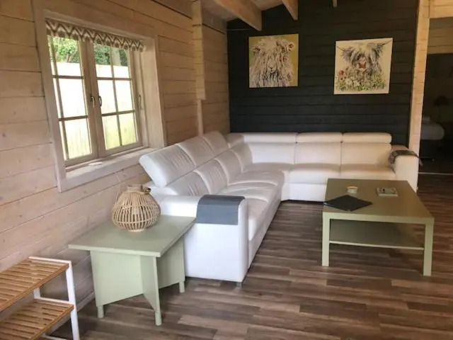 The Secret Cottage & Hideaway Caravan
