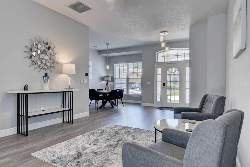 Brand New Remodeled Golf Course Pool & Spa Home, Davenport, US