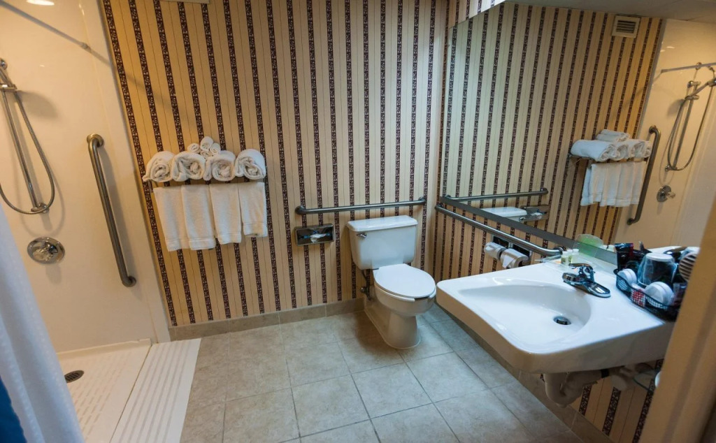 Holiday Inn Philadelphia South-Swedesboro by IHG