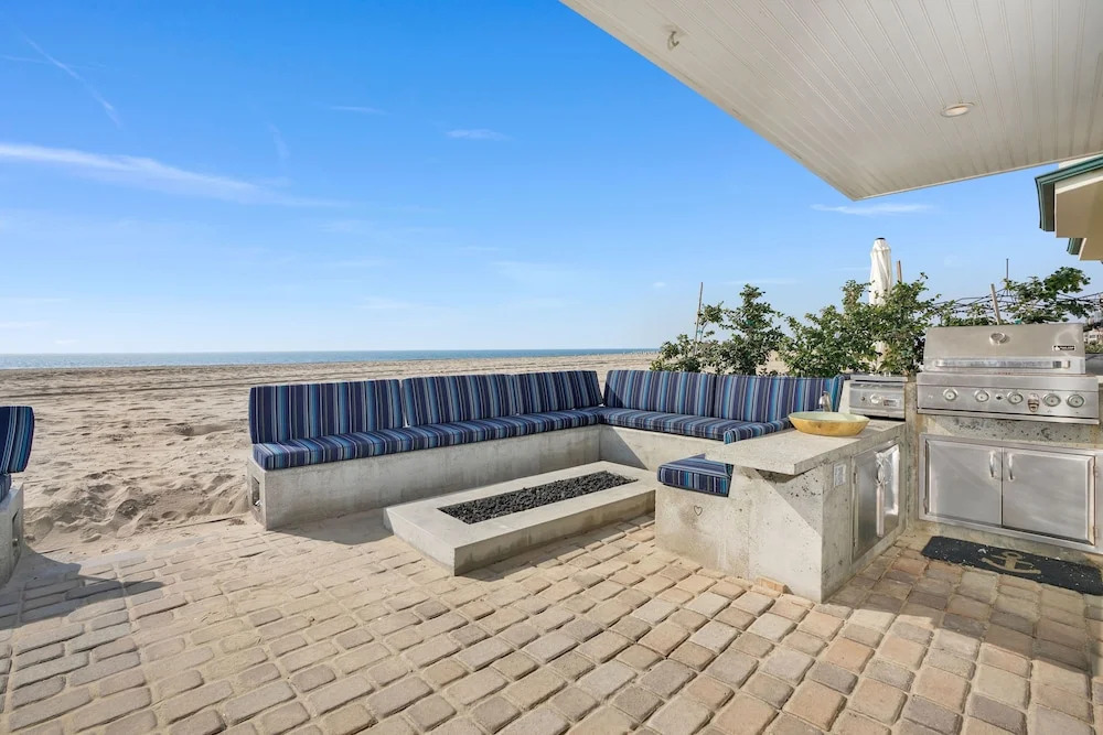 4805 Seashore A Beck 3 Bedroom Duplex