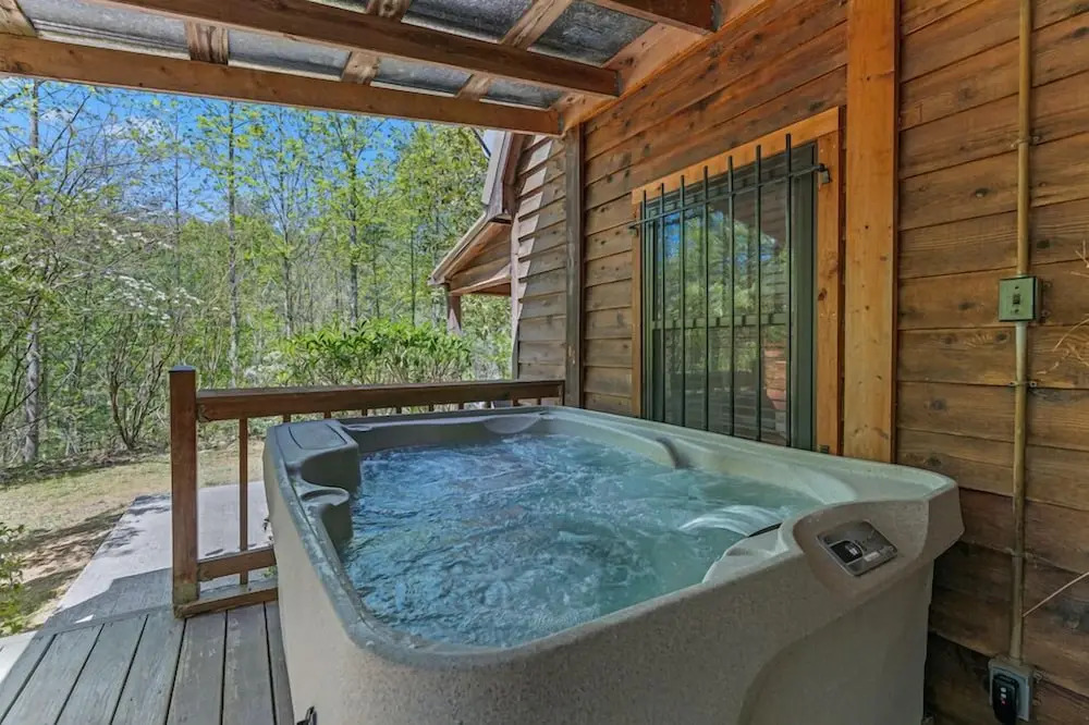 Stylish Cabin w/ Hot Tub, Games & More!