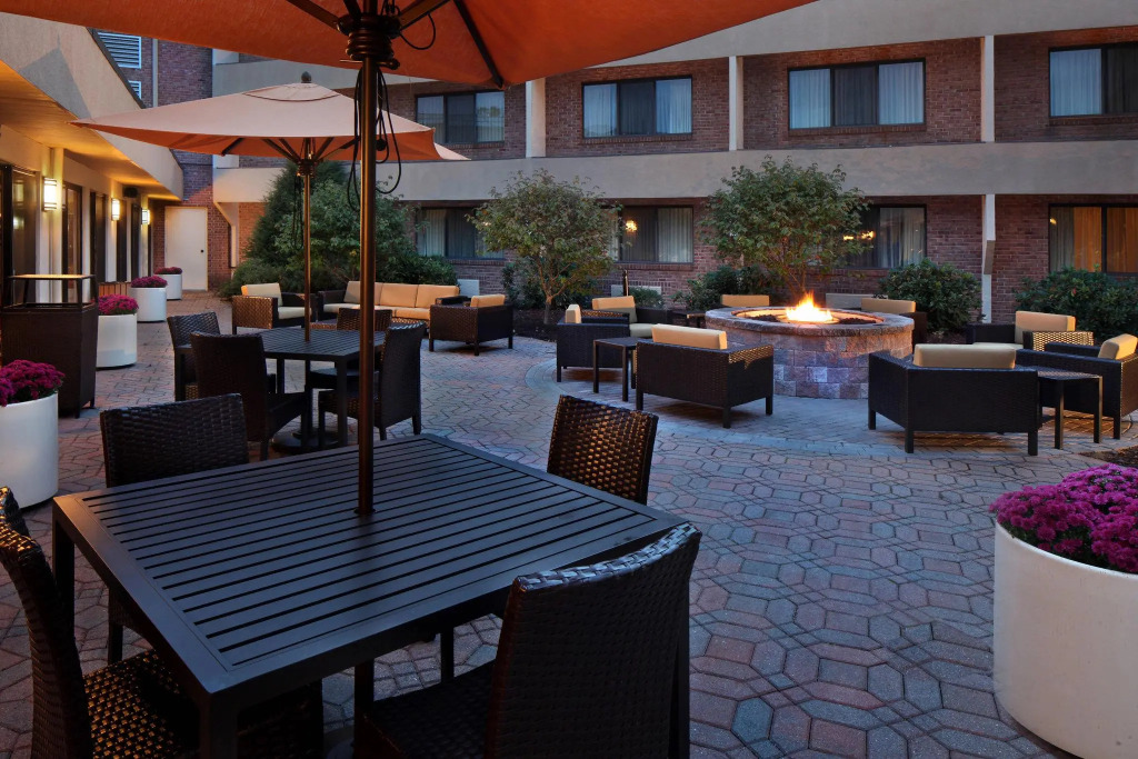 Courtyard Hartford Cromwell