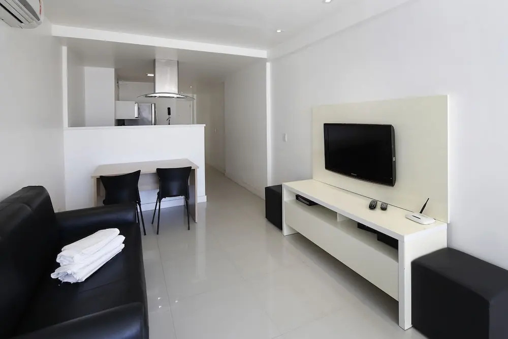Rio Rentals 021 - C070 - Studio de luxo na quadra da praia de Copacabana