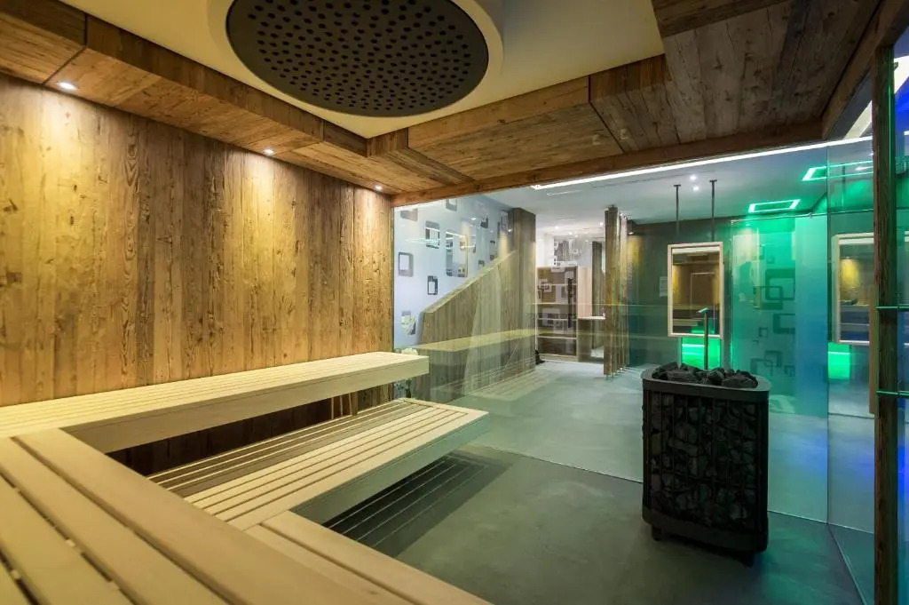 Hotel COSMEA - Your Dolomites & Honeymoon experience