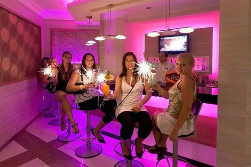 Remi Hotel