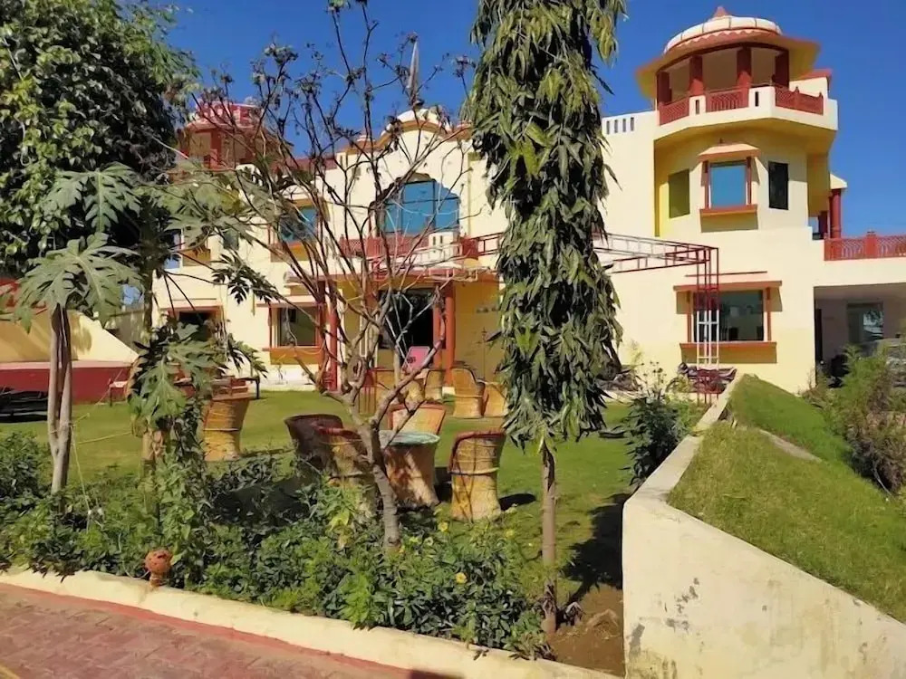 Quila Camps and Resort, Burja