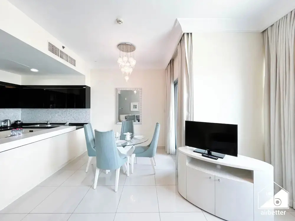 Elegant 2-bed Retreat Stunning Downtown Views