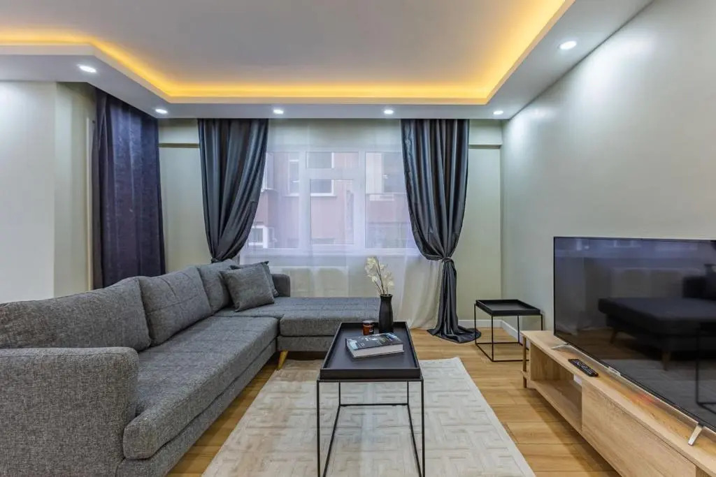 Modern and Well Designed Apartment Near Public Transportation in Maltepe