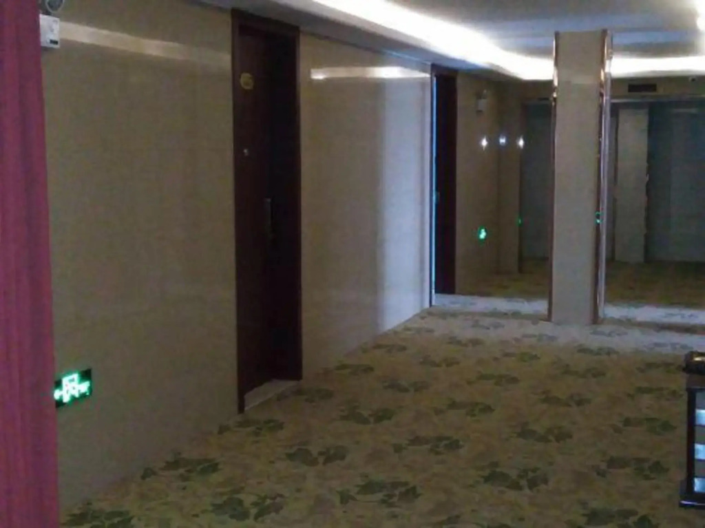 Binjiang Business Hotel