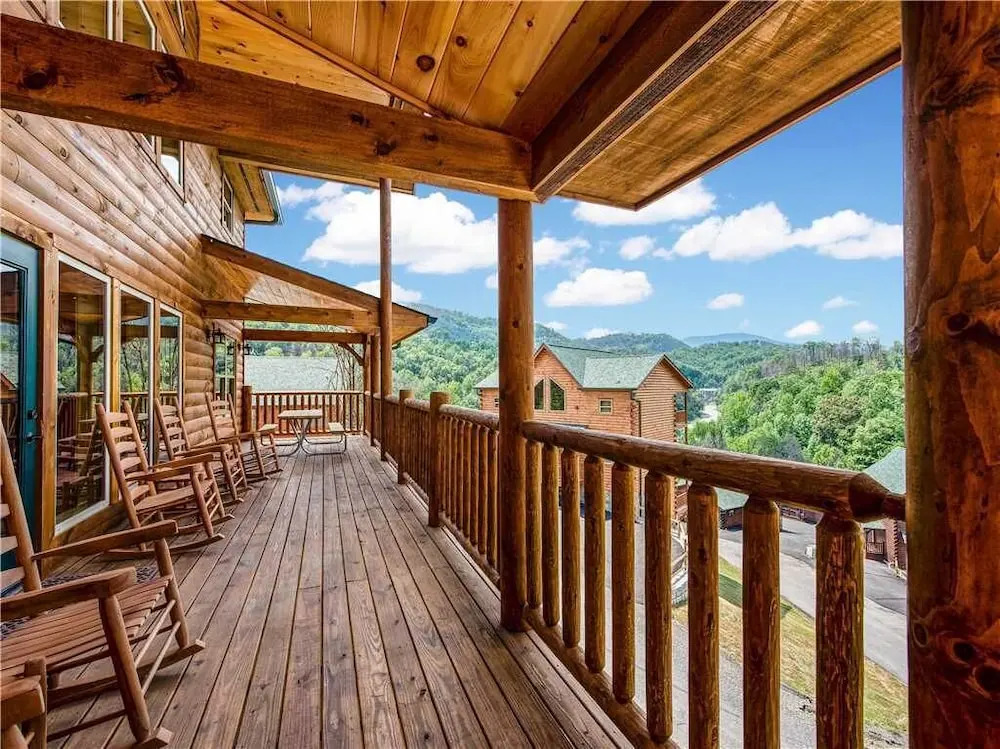 Smoky Mountain Dream - Five Bedroom Cabin