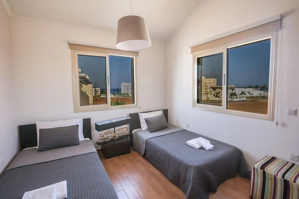 Tonia Seaview Villas