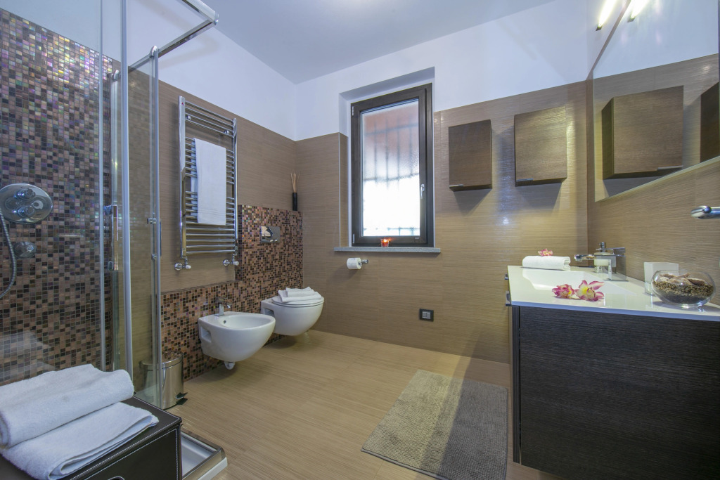 Villa Laura Private Pool and Garden near Lake Maggiore for 9 - Happy Rentals