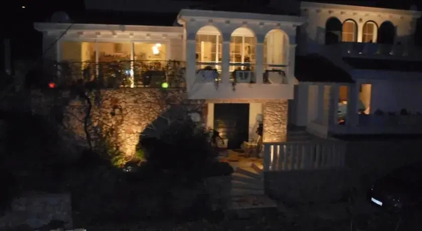 Villa Varos 31