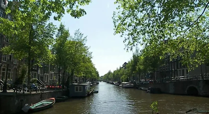 Authentic Jordaan Apartment