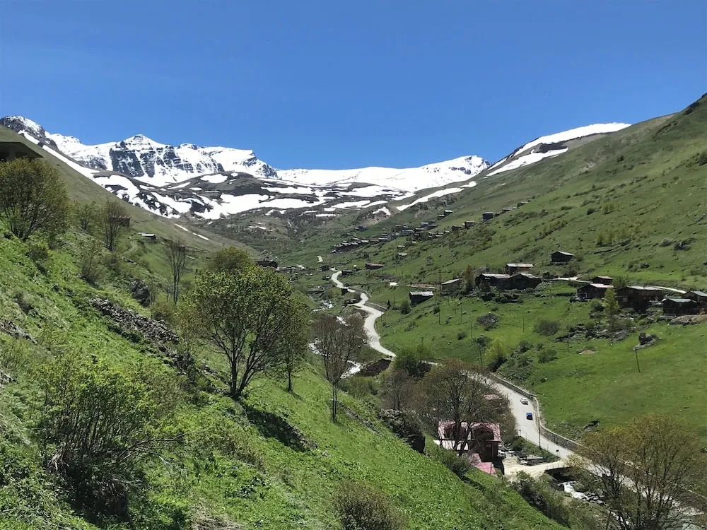 Yedigoller Hotel & Restaurant