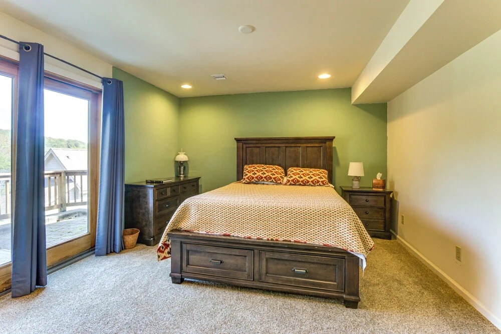 Deep Creek Lake Townhome w/ Deck & Water Views