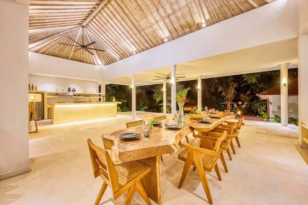 Villa Reina by SooBali - Spacious & Modern near Canggu with Butler-Cook, Private Pool and Tropical Gardens
