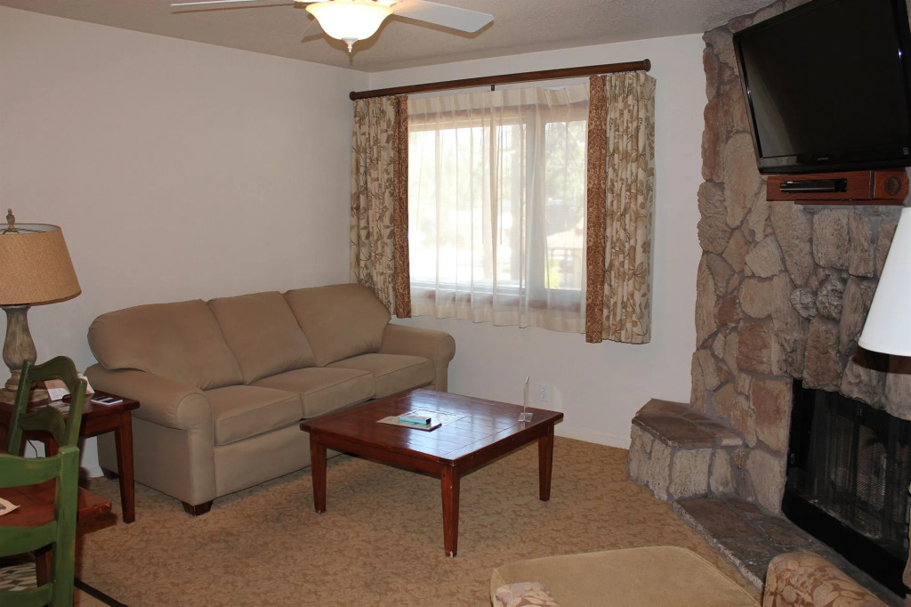 Snow Lake Lodge