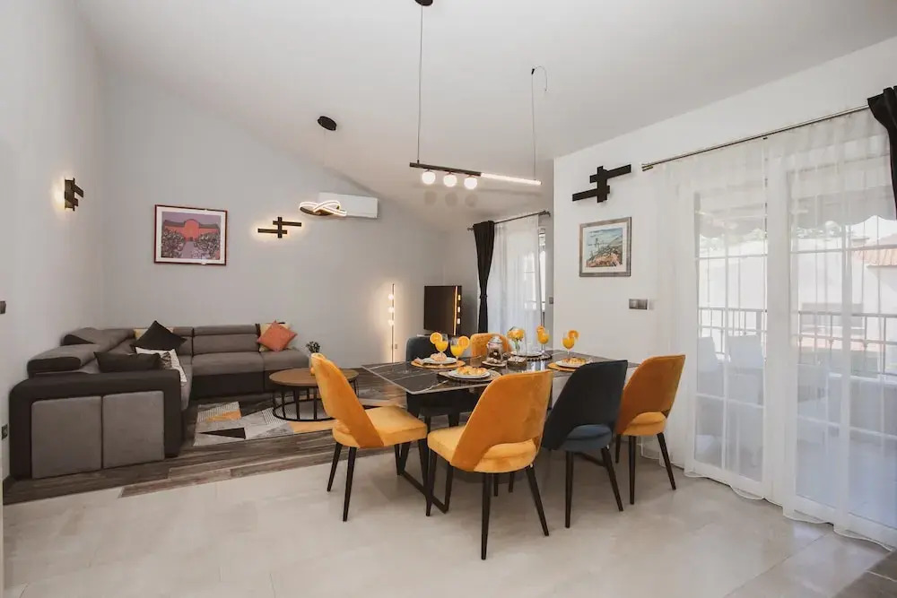 Luxury Modern House, Just 1 min Walk to the Beach