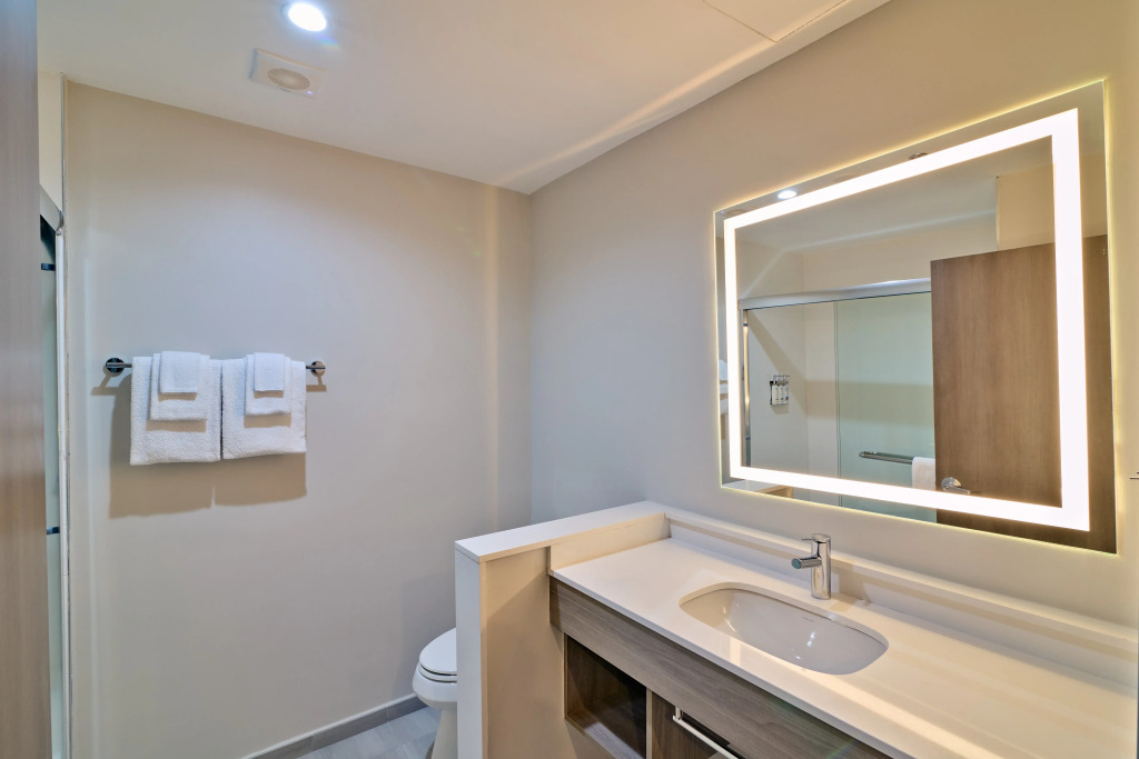 Holiday Inn Express & Suites Diamond