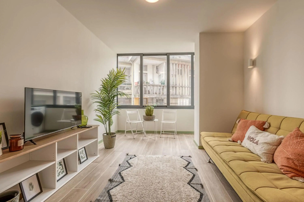 Travel and Live Apartments