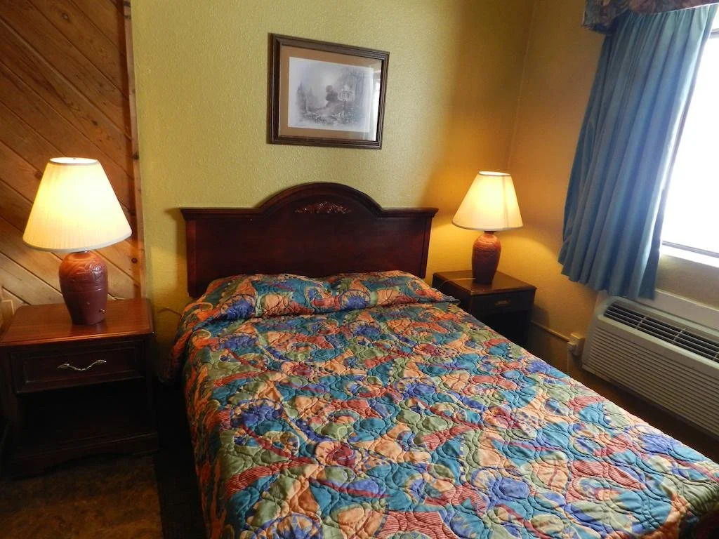 4 Acre Motel