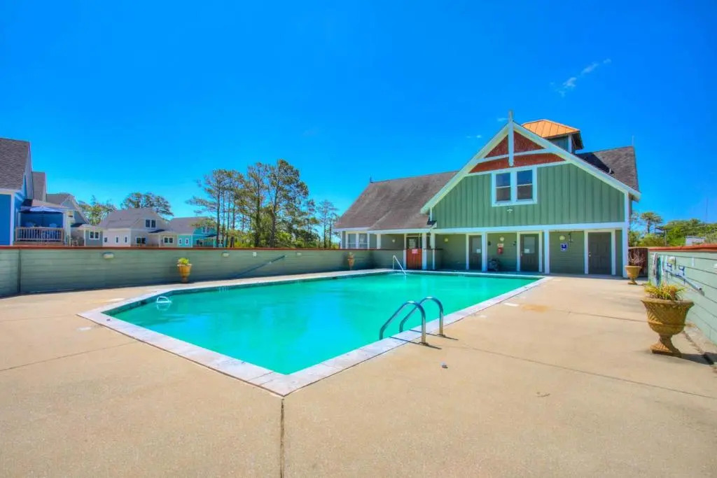 5503 Bay Dreams Community Pool Boat Ramp