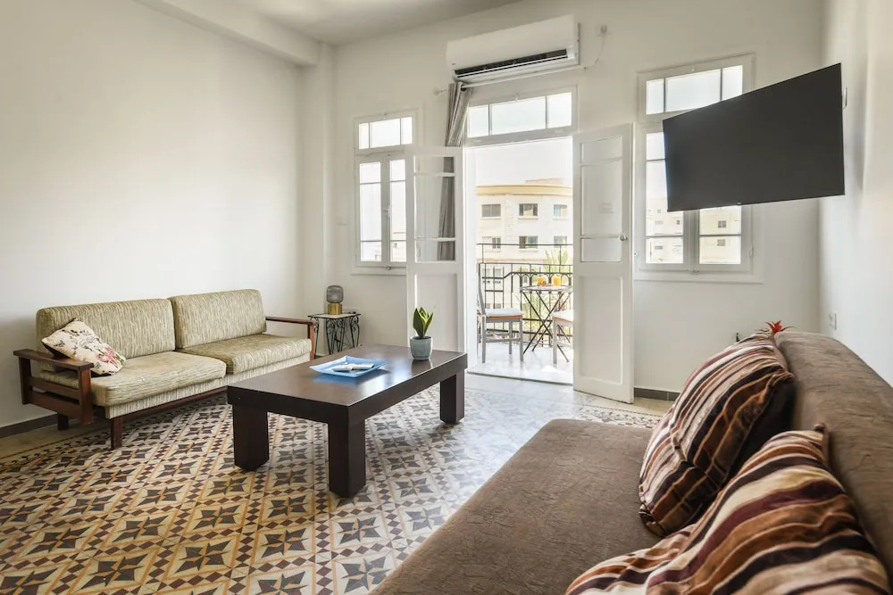 Vintage Charm 1BR Apt w Balcony & View