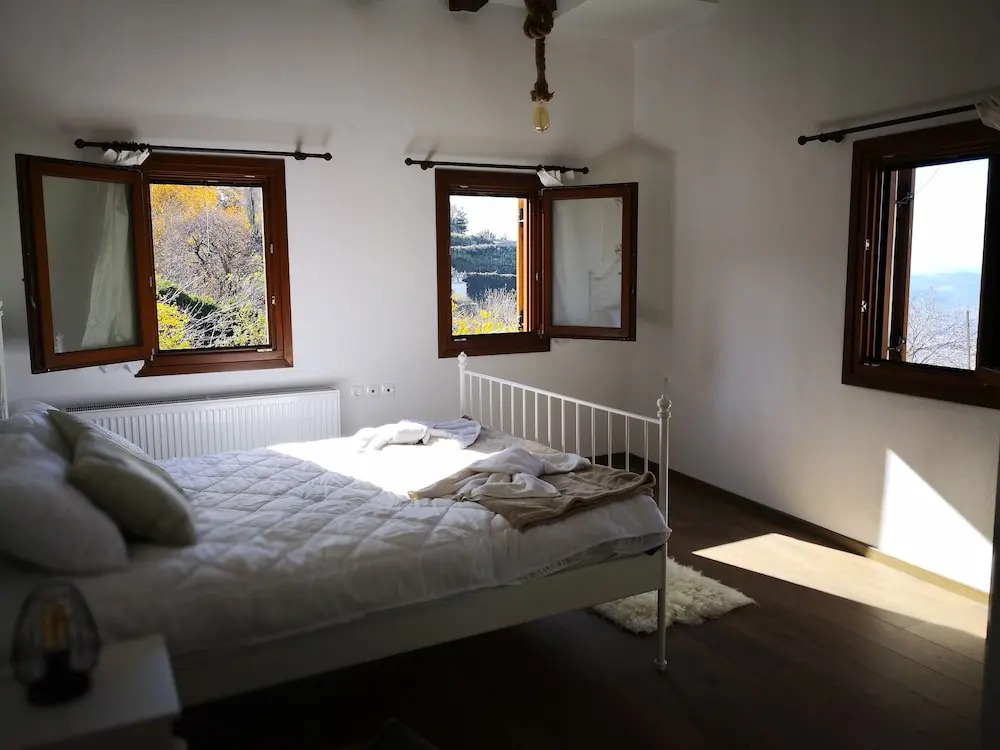 Effrosini Stonehouse Portaria