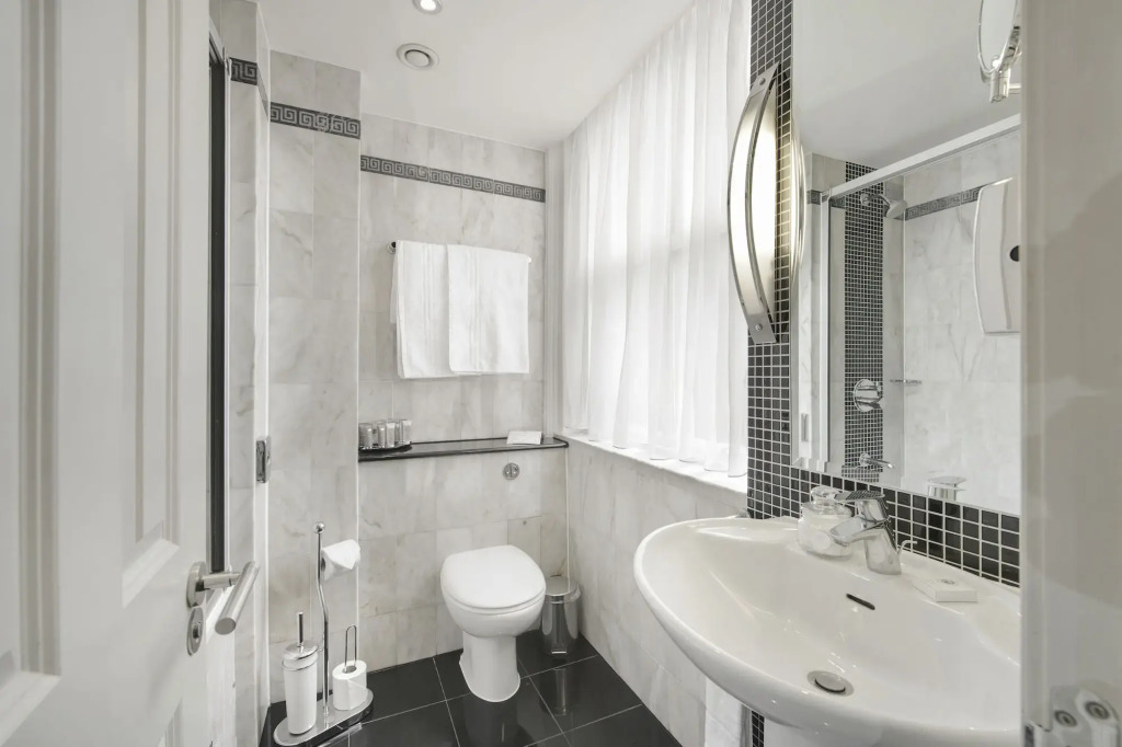 Gem Langham Court Hotel