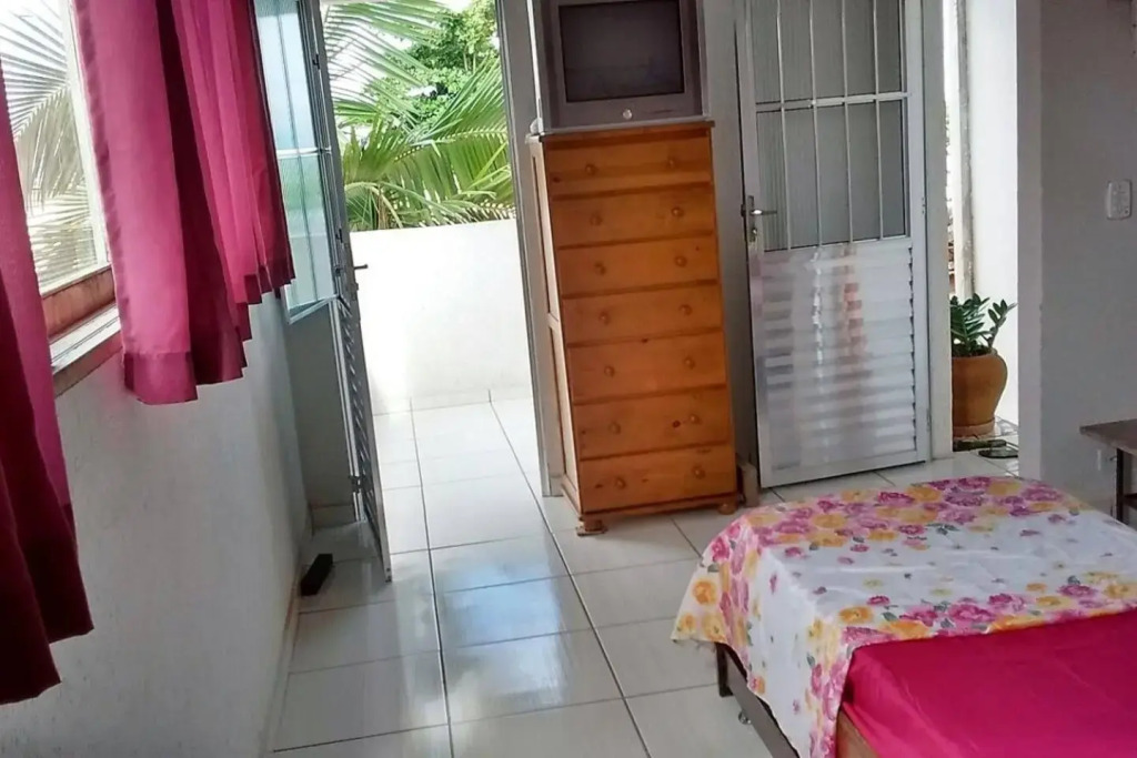 Suíte 2 com piscina e wi-fi em Caraguatatuba