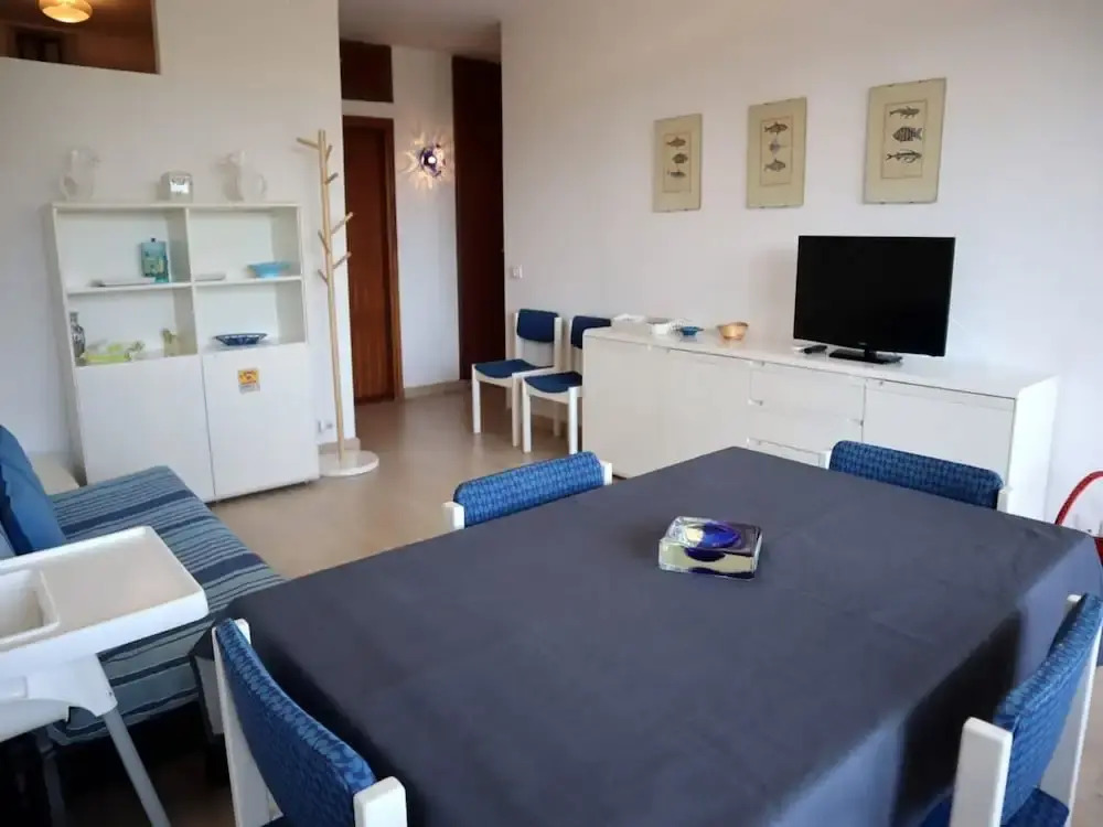 Modern Two-bedroom Apartment With Seaview Balcony