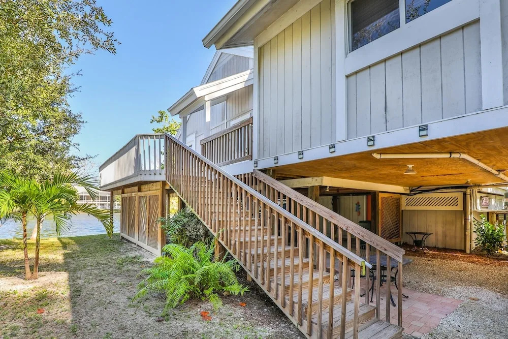 The Lakeside Beach 2 Bedroom Home