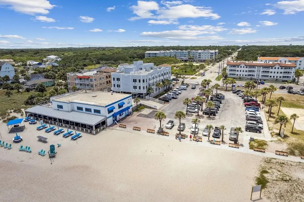 Luxury Private Beachfront Condo w/ Parking Garage & Stunning Views