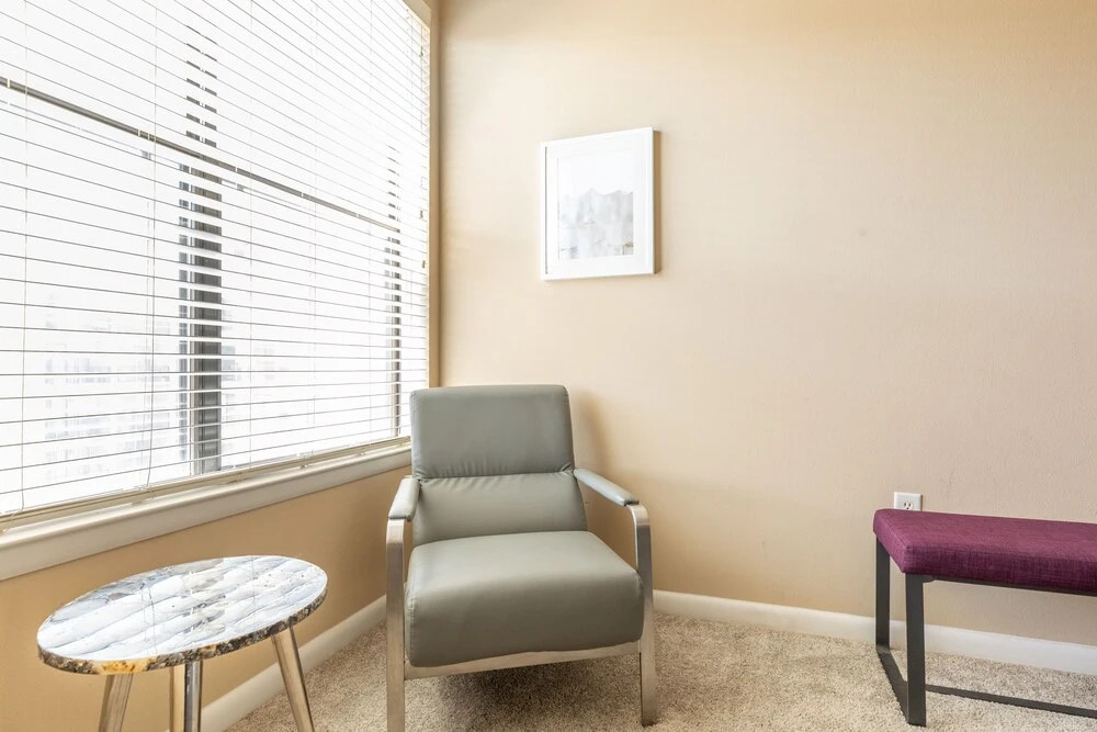 Executive Suite With Pool & Gym