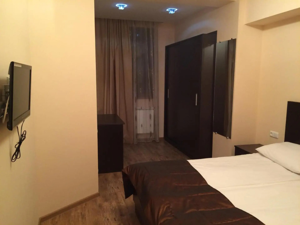 Yeznik Koghbatsi - Amiryan crossroads 2 bedroom Comfortable apartment with Balcony KO333