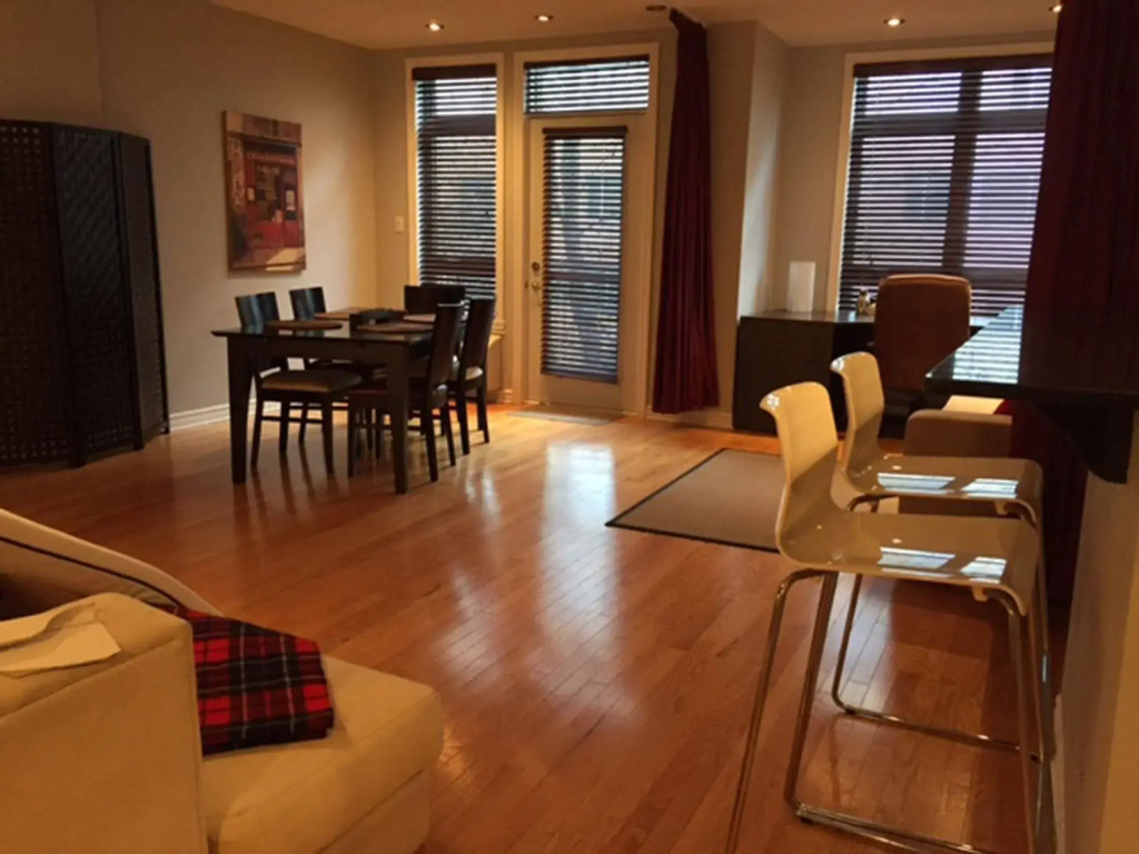 ApartHotelMontreal by Les Terrasses Saint Urbain 2225I2