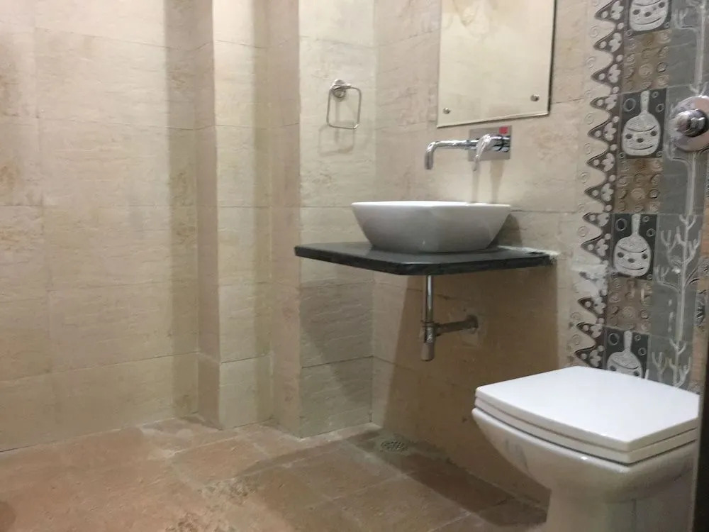 Hotel Ratan Royal Inn