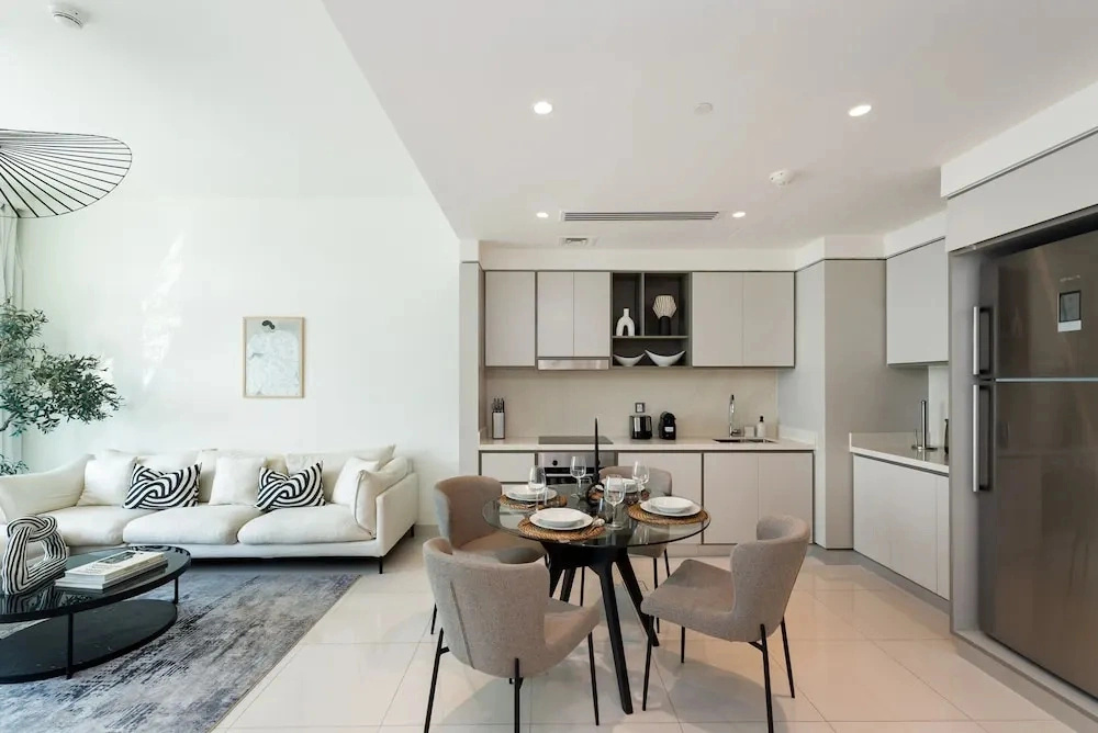 Stylish Emaar Beachfront 2BR w Beach Access
