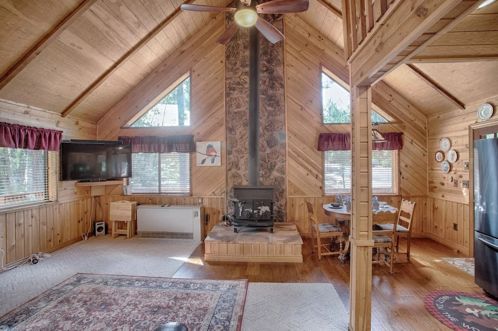 Pinetop Forty Niner 2 Bedroom Cabin