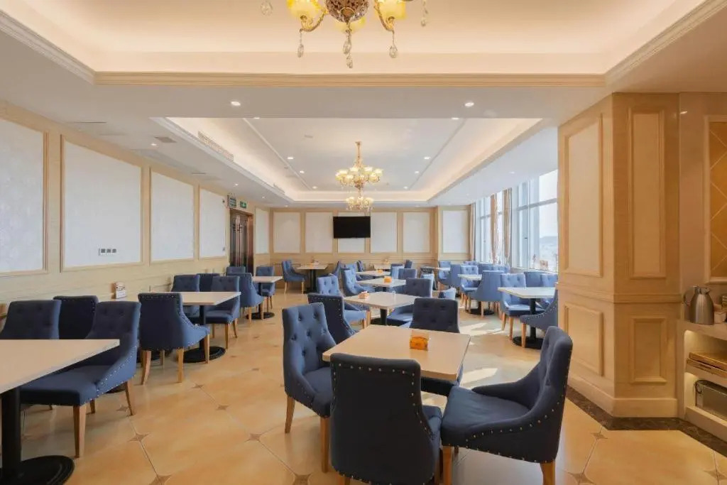 Vienna Hotel (Qujing High Speed Railway Station Wuguanyi Center)