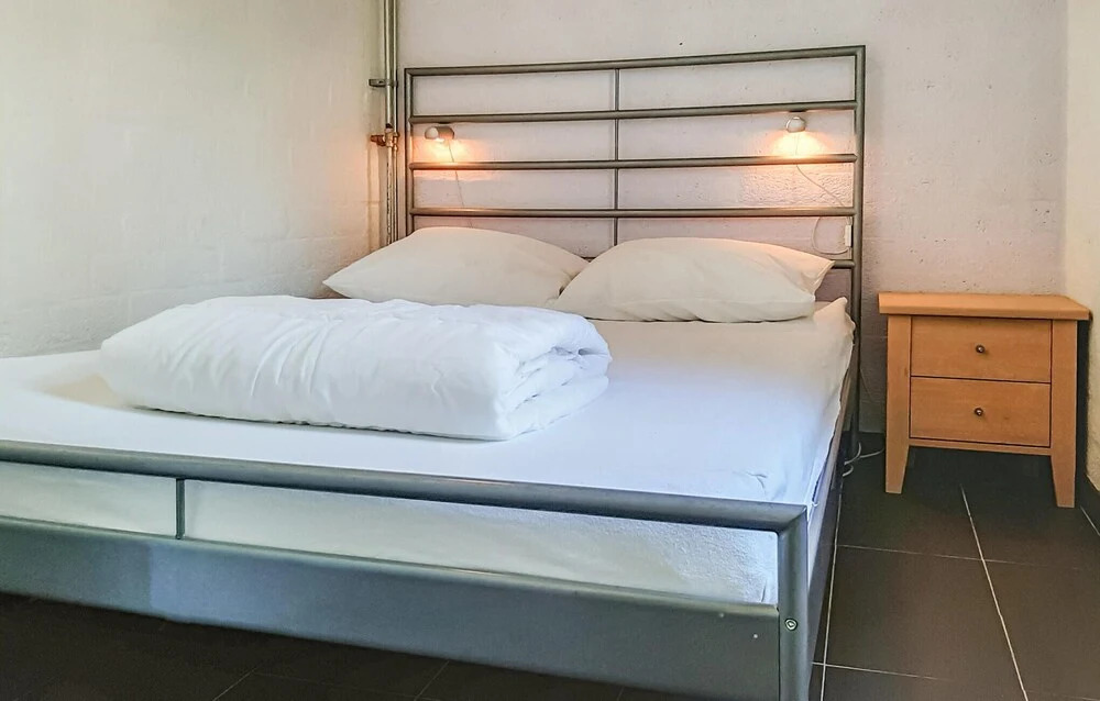 Amazing Home in Bruinisse With 2 Bedrooms and Wifi
