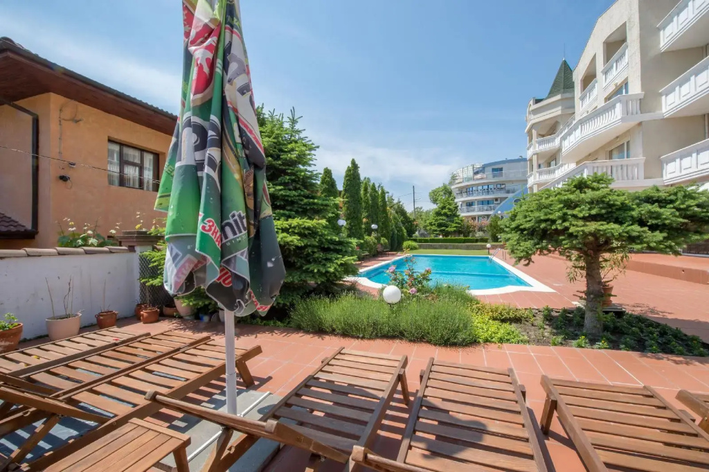 Alekta Hotel