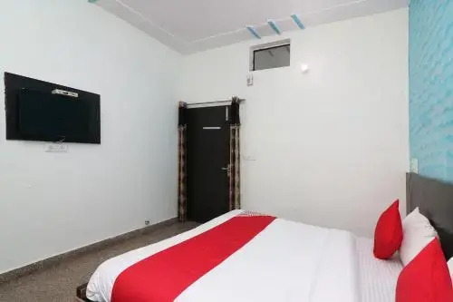 Dev Hotel by OYO Rooms
