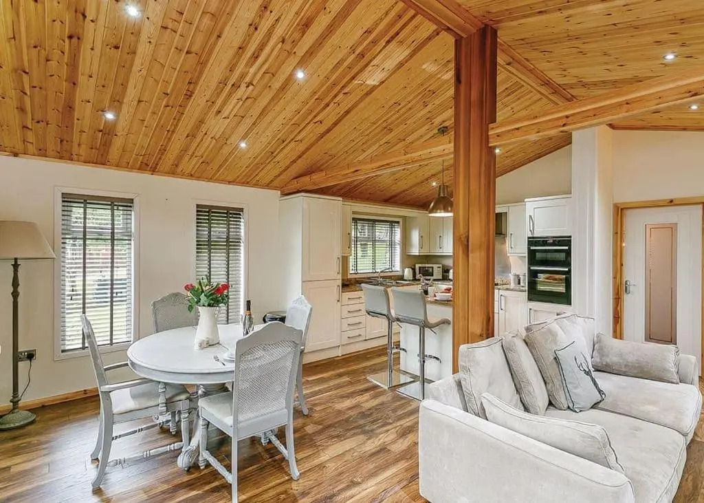 Charlesworth Lodges
