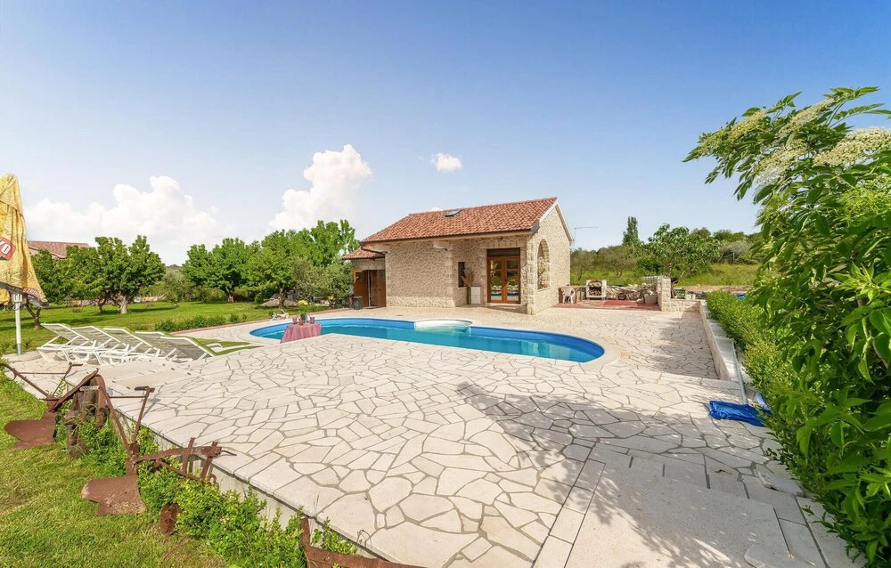 Nice Home In Zadar With Wifi
