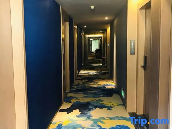 Yufuheng Business Hotel (Shenzhen Longhua Bus Station)